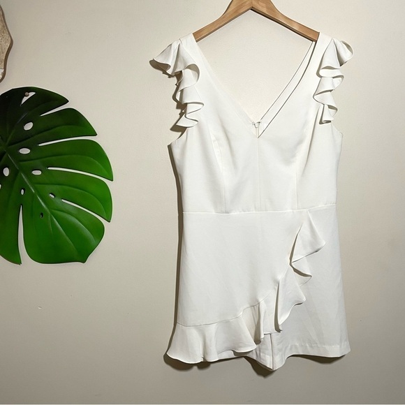 Amanda Uprichard Freeport Romper in Ivory - Picture 4 of 9